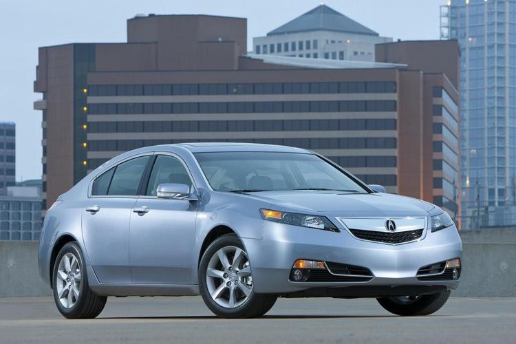 讴歌tl图片(讴歌2021款图片)