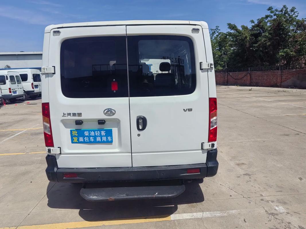 【大通v80和全顺哪个耐用,大通v80和全顺哪个好】