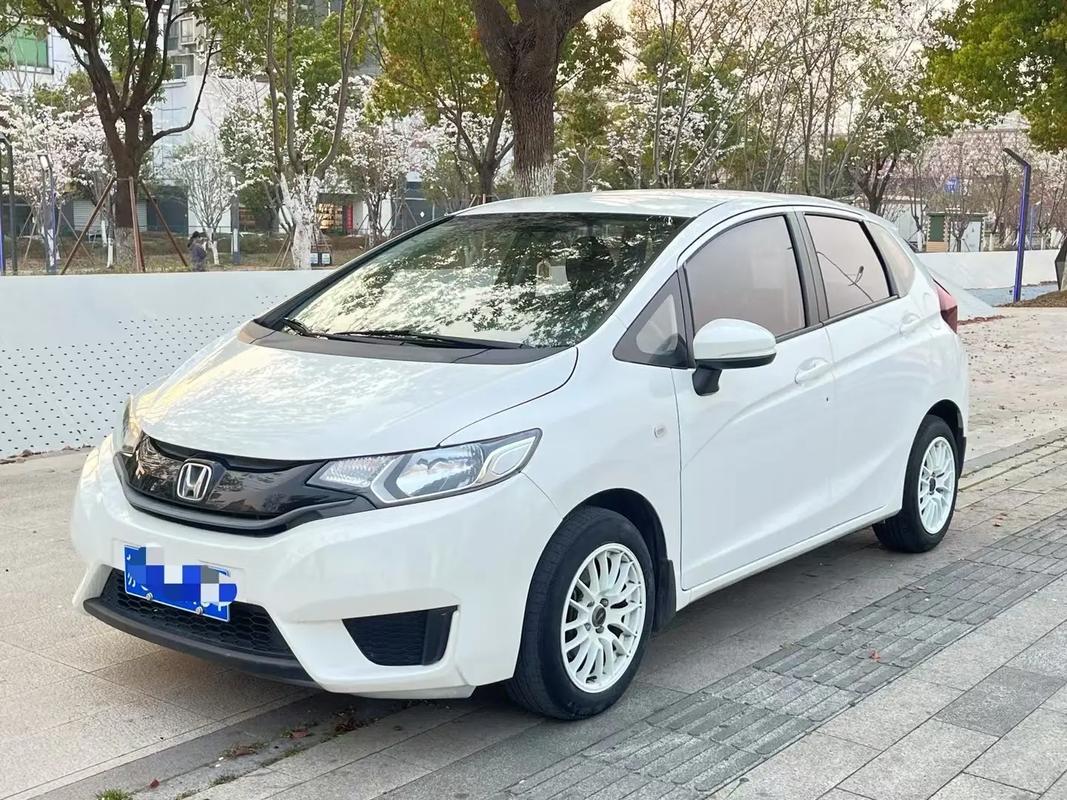 【本田飞渡汽车报价及图片,本田汽车飞度车型报价】