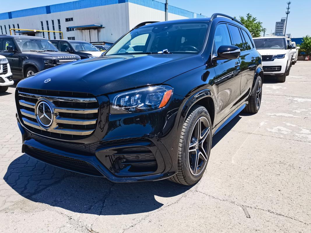 奔驰最新款suv车型,最新奔驰suv车型大全