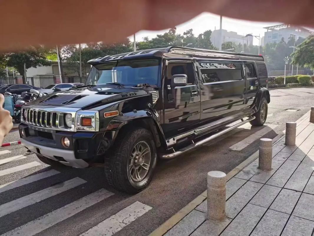 12米悍马多少钱一辆(11米悍马加长版h2多少钱)