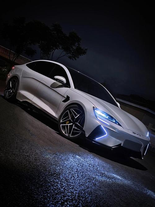 比亚迪顶级豪车,比亚迪最豪华的车是哪一款