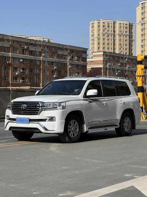 丰田巡洋舰2022款报价及图片 丰田巡洋舰v62020款价格