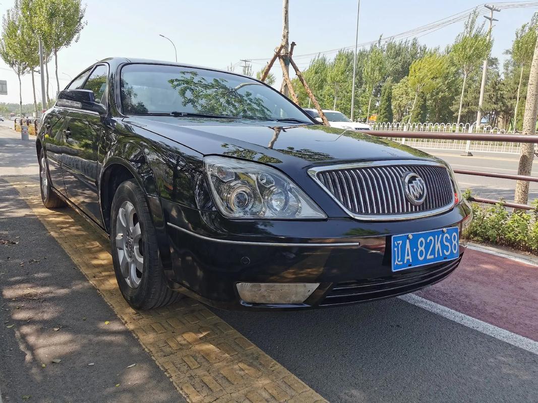 别克2004款君越老款(04年君越多少钱)