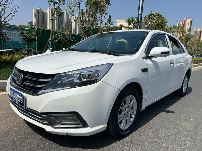 14年的众泰z300值多少钱(2014款众泰z300图片)