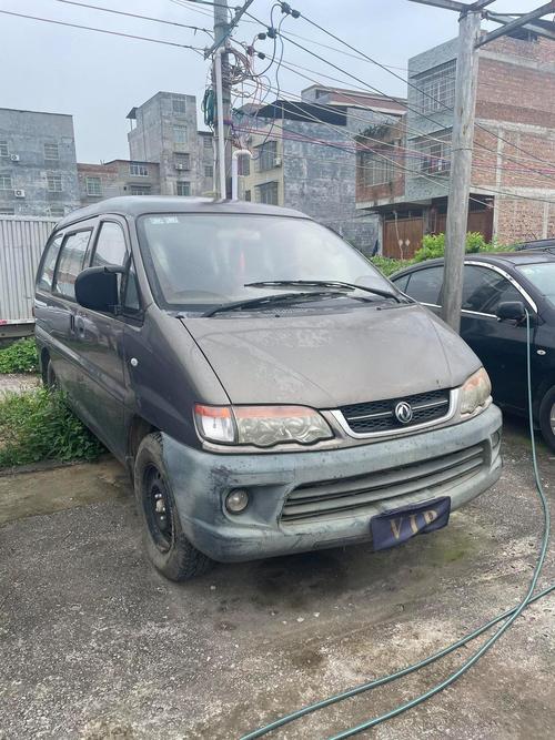 东风风行2012款图片(2012年东风风行)